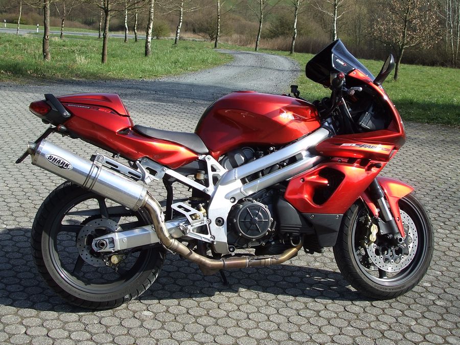 Aprilia SL 1000 Falco 0002