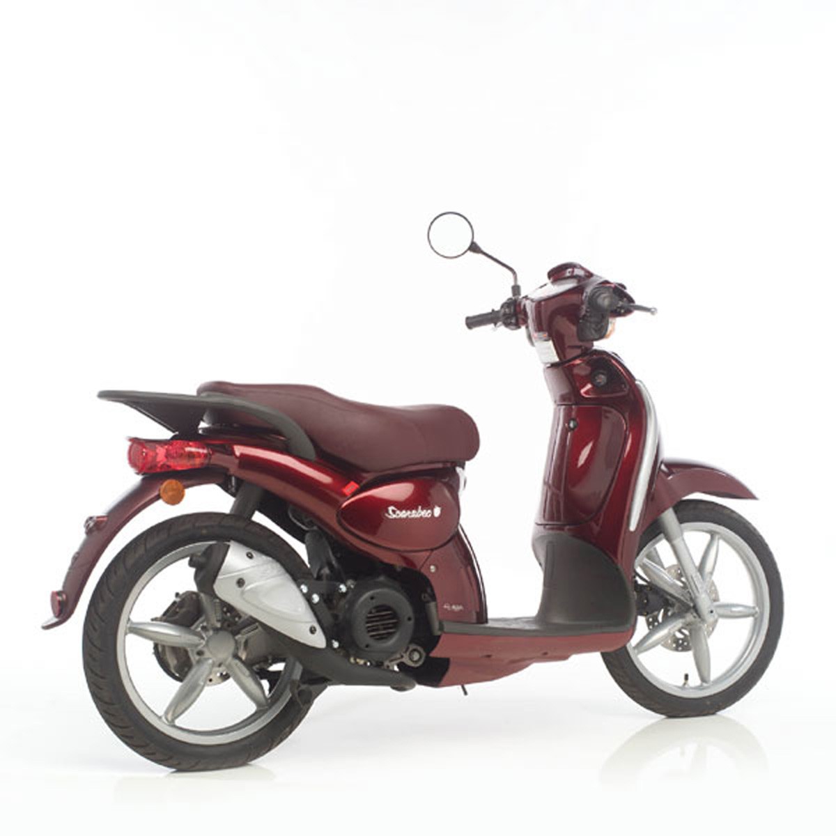 The Aprilia Scarabeo 50 2t Rear Disc Model Pfg00 Th000 At Motorbikespecs Net The Motorcycle Specification Database