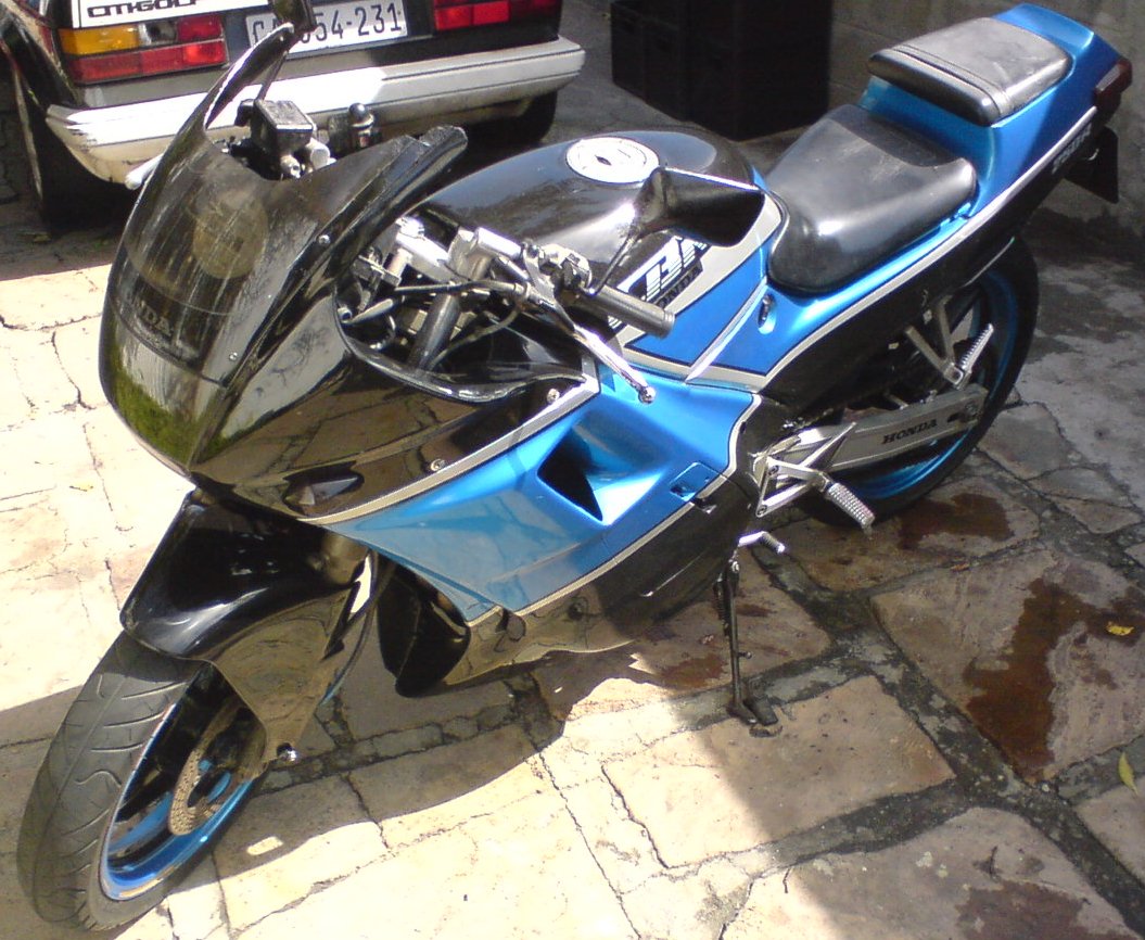 Specification of honda cbr 250 #4