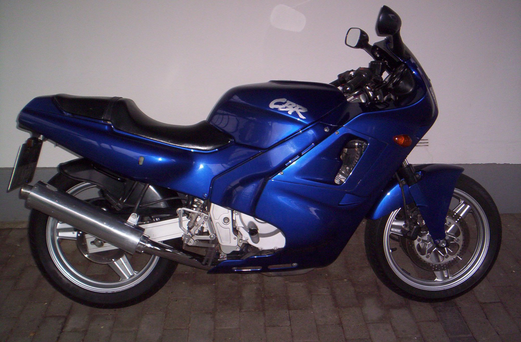 Honda cbr 400 aero #3