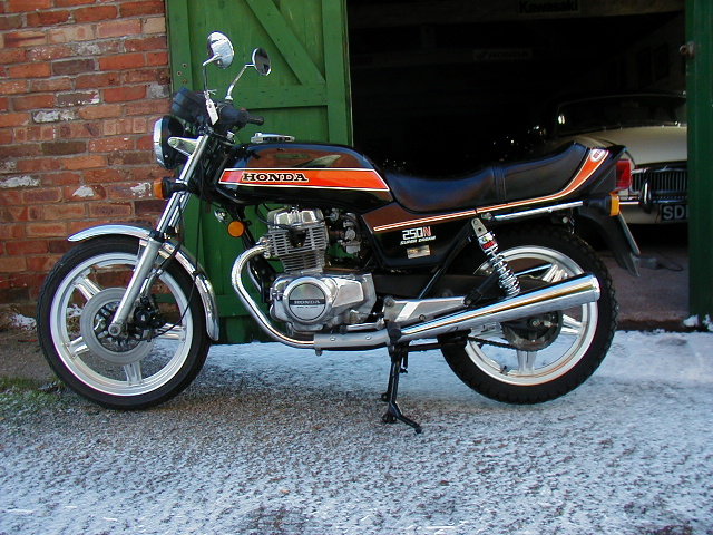 Honda cb 250 super dream