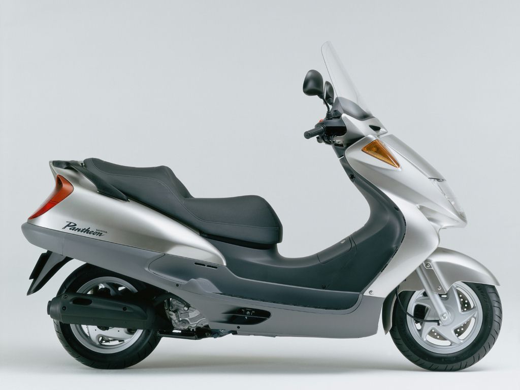 The Honda Fes 125 W Pantheon At Motorbikespecs Net The Motorcycle
