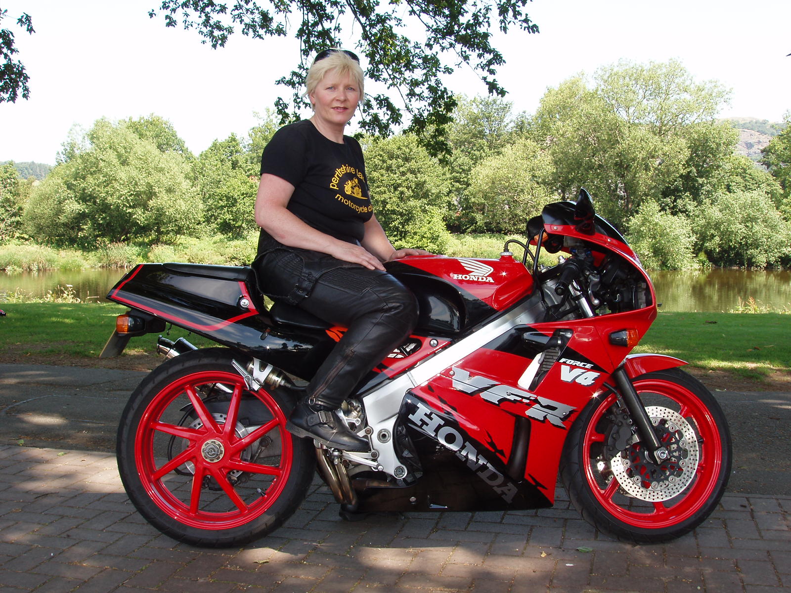 Honda vfr 400 nc30 specs