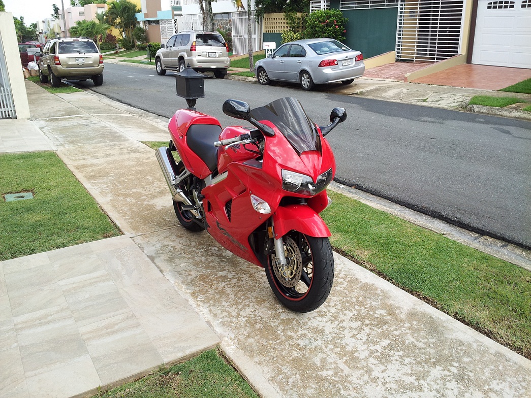 Honda vfr 800 fi tyres