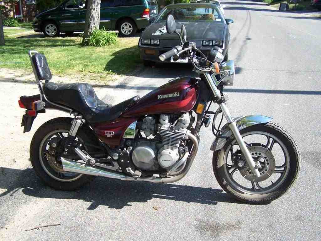 The Kawasaki 700 At Motorbikespecs Net The Motorcycle Specification