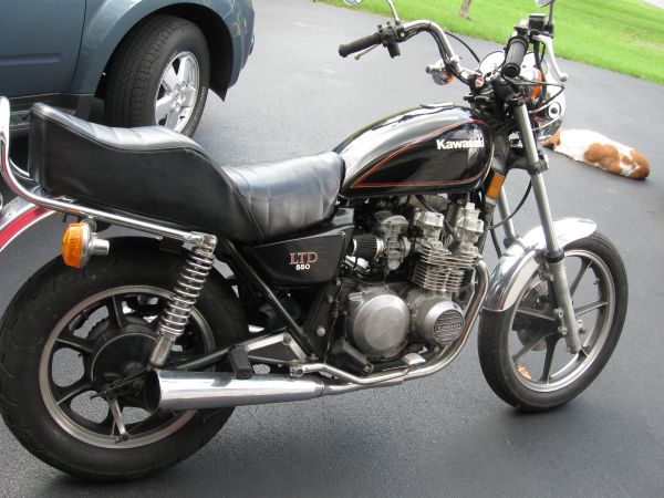 The Kawasaki LTD (KZ 550 C3) at MotorBikeSpecs.net, the Motorcycle Specification Database