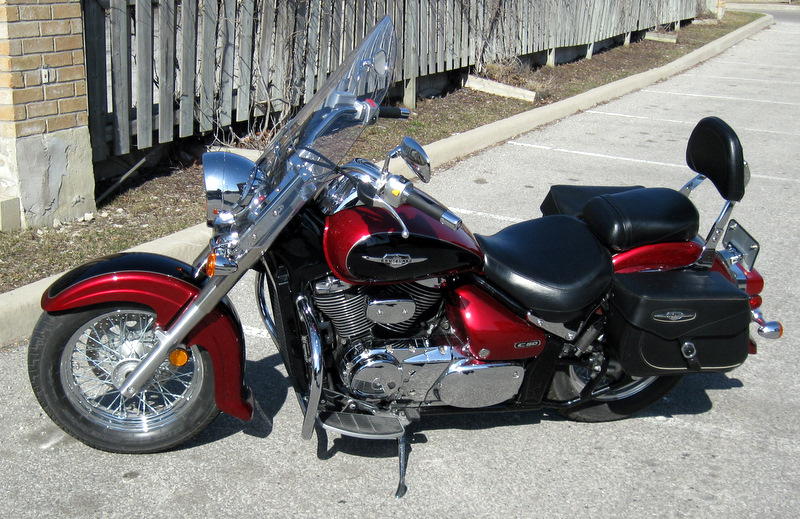 The Suzuki 800 at the Motorcycle Specification Database