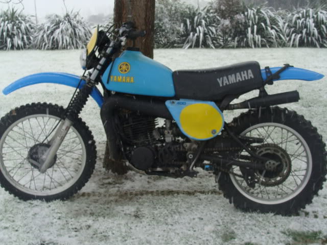 The Yamaha 400 At Motorbikespecs Net The Motorcycle