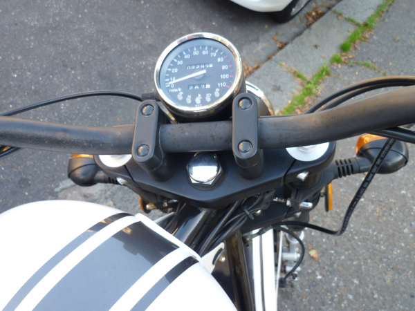 The AJS 250 at MotorBikeSpecs.net, the Motorcycle Specification Database