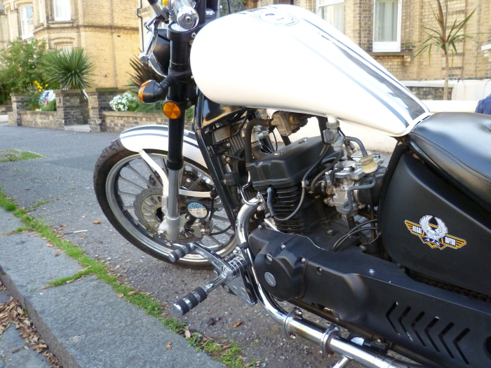 The AJS 250 at MotorBikeSpecs.net, the Motorcycle Specification Database