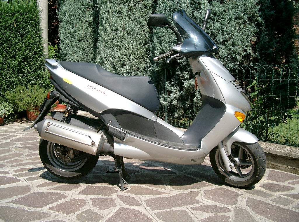 emea scooter aprilia leonardo 125