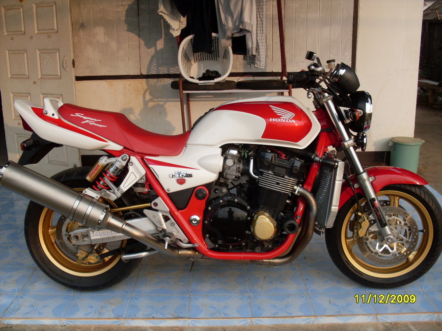 Honda cb1300 sc40 top