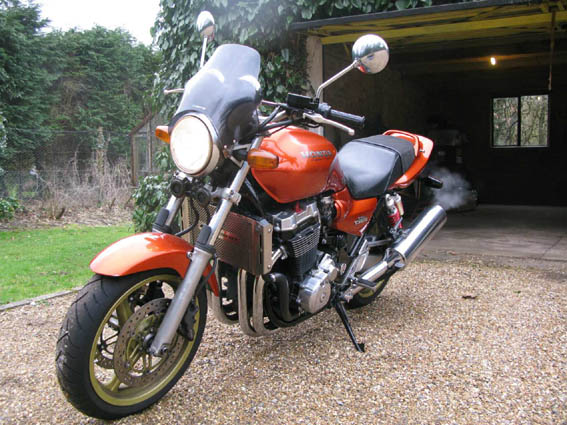 バイク cb1300sf sc40 CB1300SUPER FOUR（SC40）-since 1998- - バイクの系譜