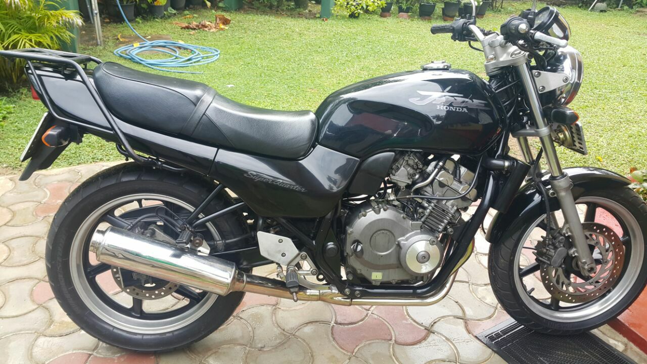 Honda CB 250 Jade