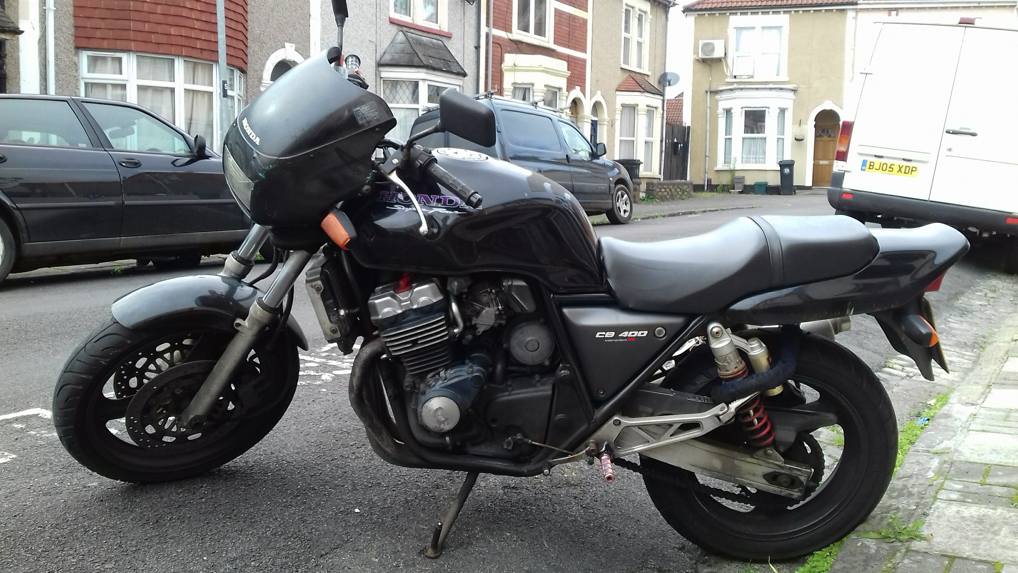The Honda CB 400 SF (F3S) Superfour (Japan) NC31 at MotorBikeSpecs