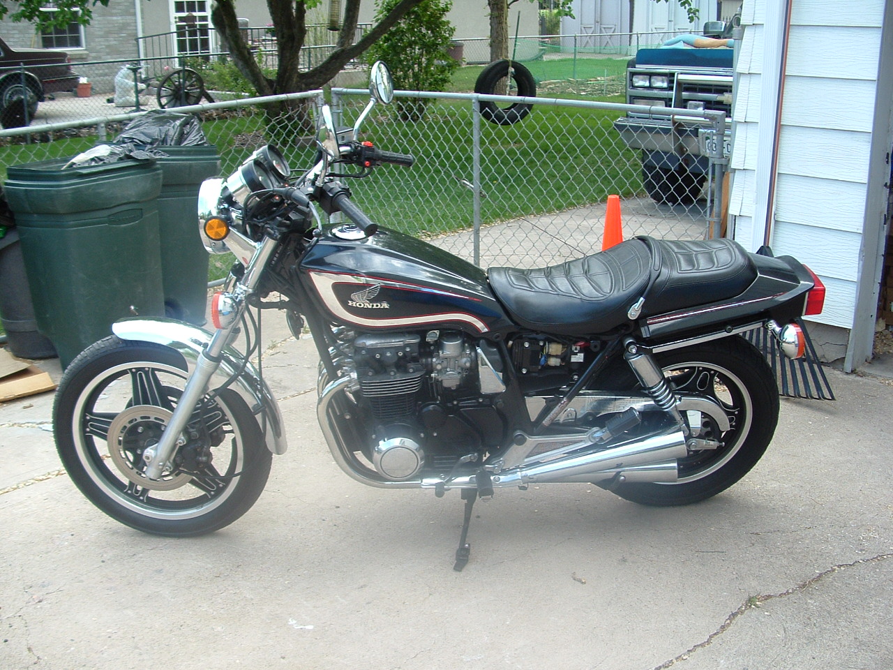The Honda 650 at MotorBikeSpecs the Motorcycle Specification