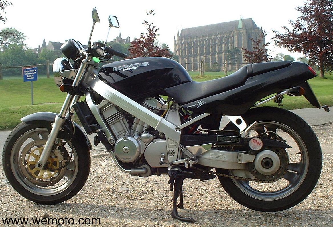 The Honda 400 at MotorBikeSpecs.net, the Motorcycle Specification