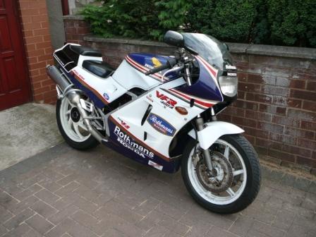 The Honda Vfr 400 Rh2 Nc24 Japan At Motorbikespecs Net The Motorcycle Specification Database