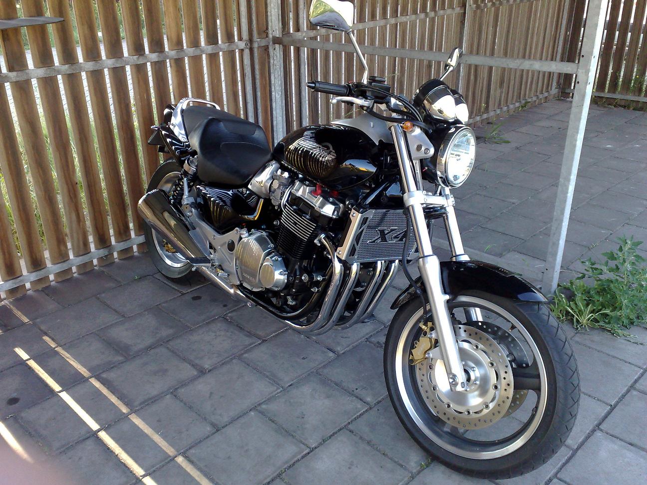 Honda x4 1300