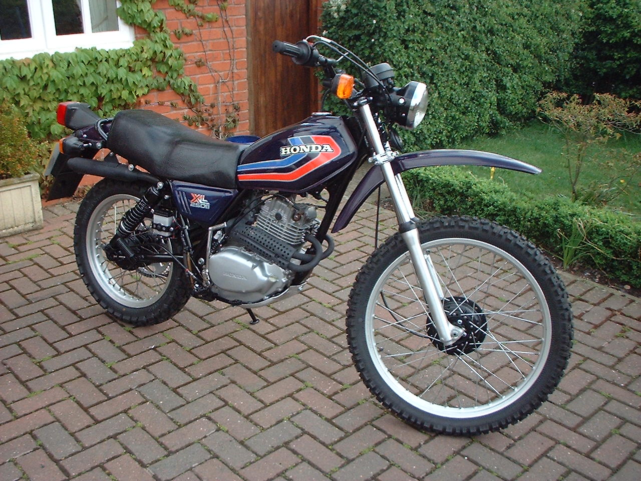 Британские мотоциклы Levis 250
