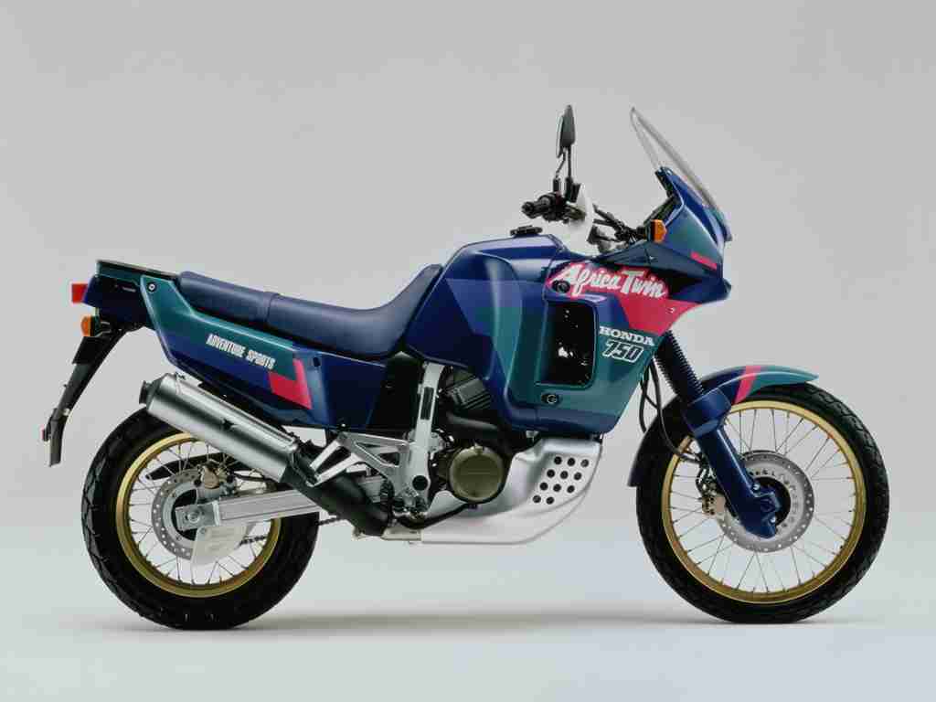 The Honda XRV 750 M Africa Twin RD04 at MotorBikeSpecs the Motorcycle Specification Database