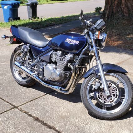 The Kawasaki 550 at MotorBikeSpecs.net, the Motorcycle