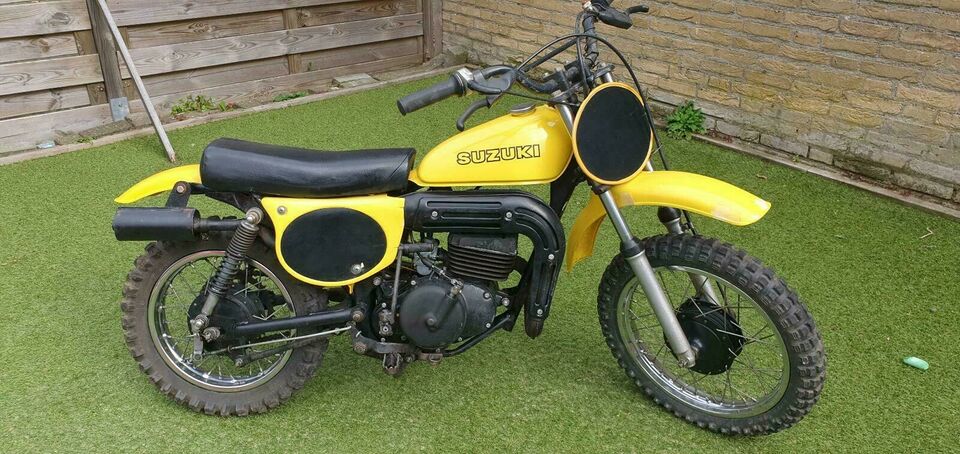 The Suzuki 50 at MotorBikeSpecs.net, the Motorcycle Specification Database