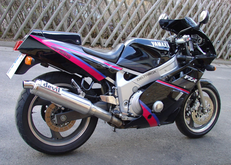 The Yamaha 600 at MotorBikeSpecs.net, the Motorcycle Specification Database