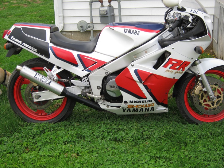 Мотоцикл Ямаха FZR 750