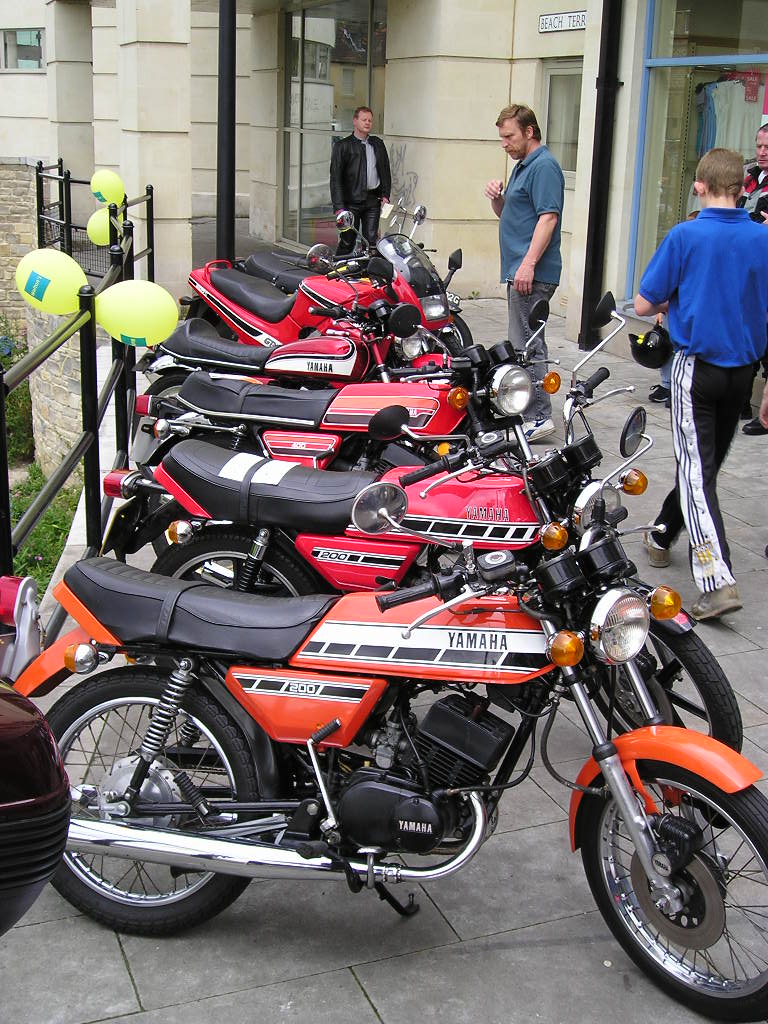 Yamaha sales rd 200